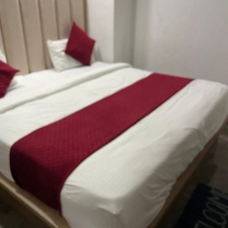 Hotel Golden Door Mathura Kültér fotó