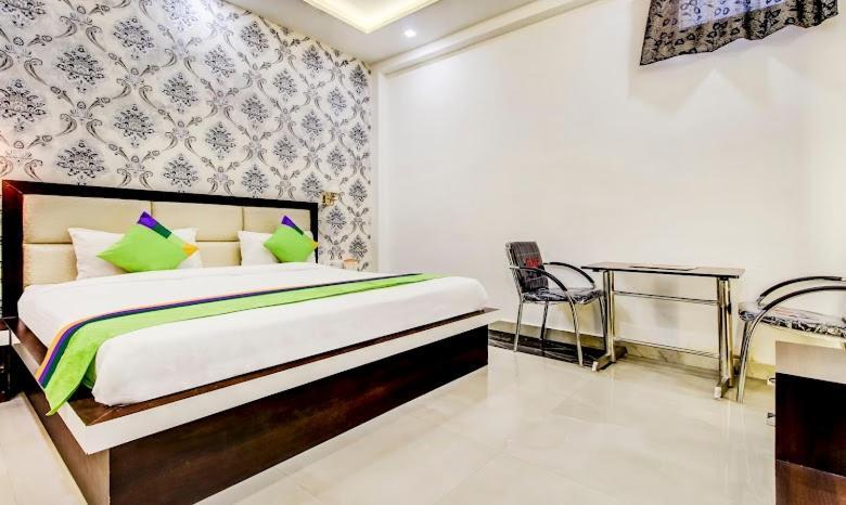 Hotel Golden Door Mathura Kültér fotó