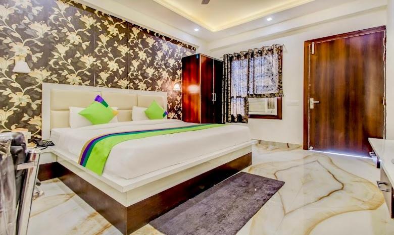 Hotel Golden Door Mathura Kültér fotó