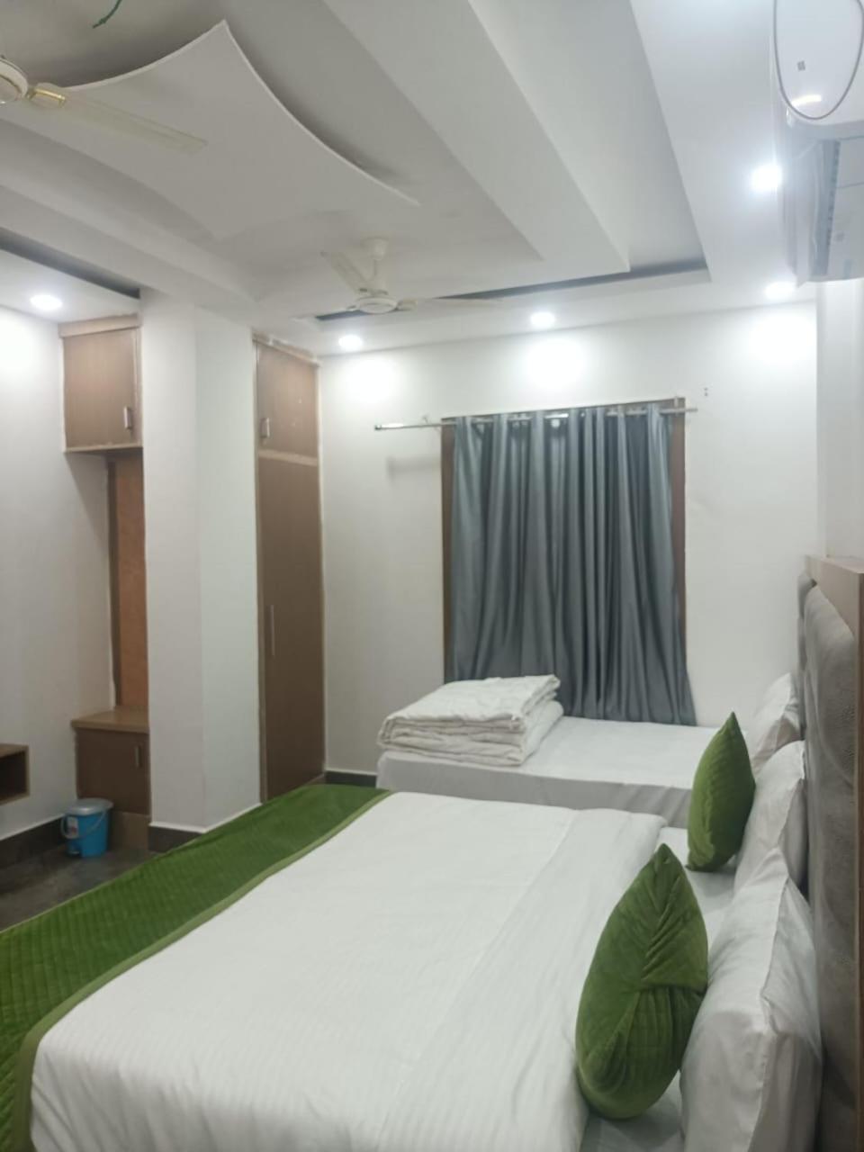 Hotel Golden Door Mathura Kültér fotó